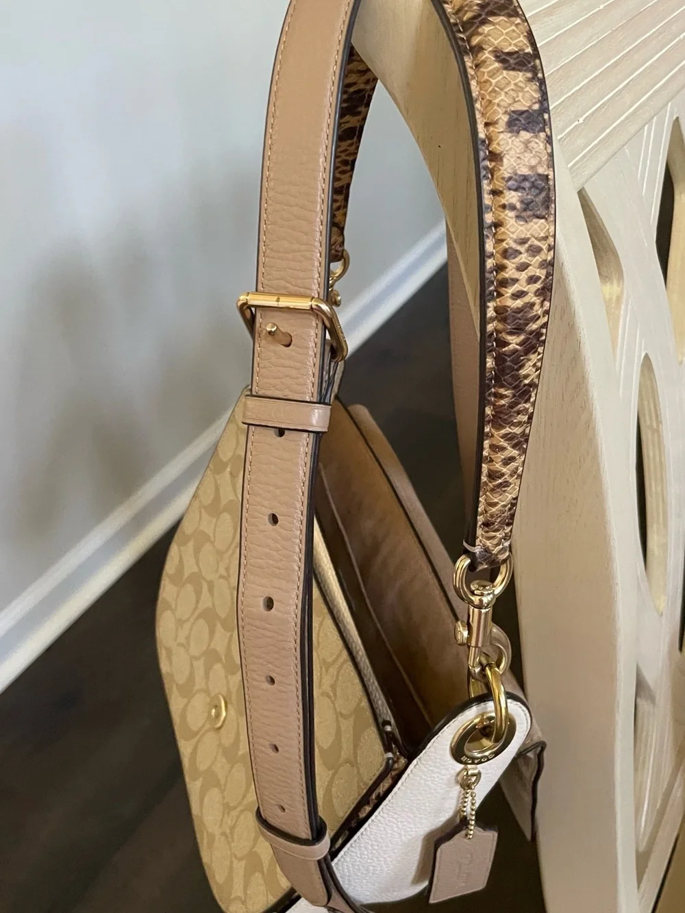Coach Kleo Shoulder Bag In Signature Canvas